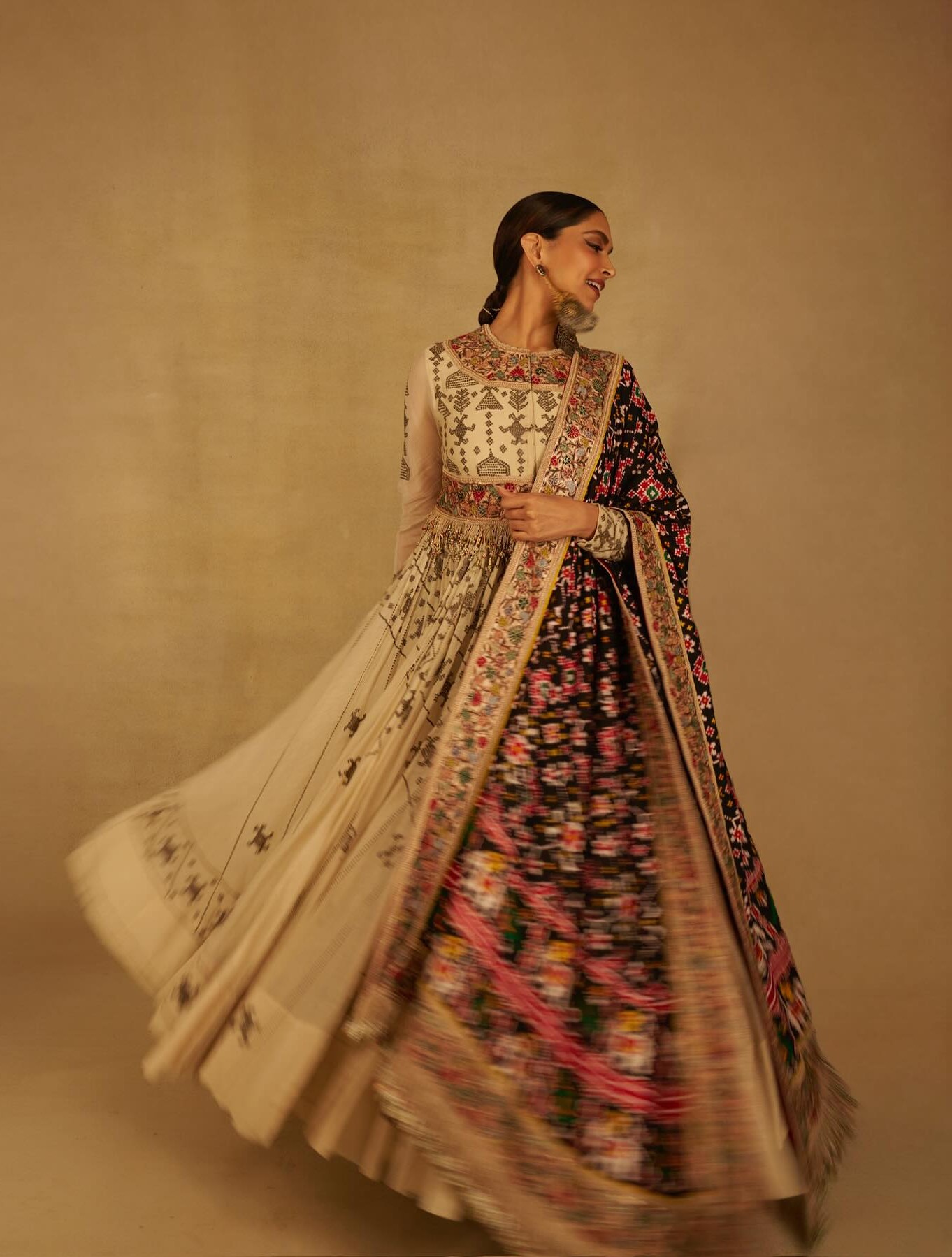 Deepika Padukone in Anamika Khanna
