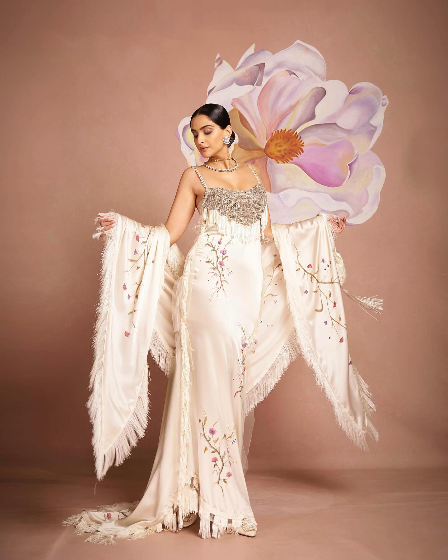 Sonam Kapoor Ahuja in Anamika Khanna